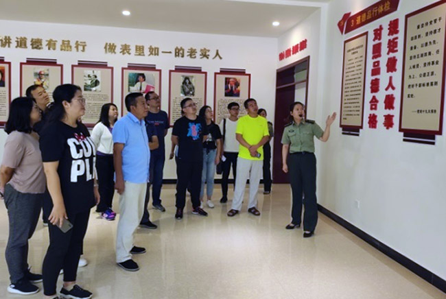 重温红色历史 传承革命精神