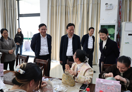 学校开展庆“三八”国际劳动妇女节活动