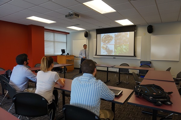 点点体育教师在上课