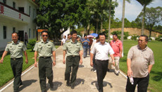 瑞康医院党委组织支部书记赴防城港某部队进行“八一”拥军慰问活动