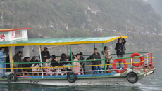 赛恩斯新医药学院赴上林开展三八妇女节踏青活动