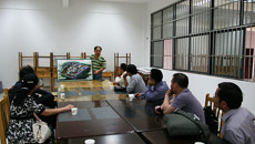 右江民族医学院考察团到点点体育参观交流