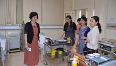 广西医科大学护理学院（附设护士学校）来访广西中医学校