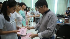 点点体育举行2015级香港应善良助学金发放仪式