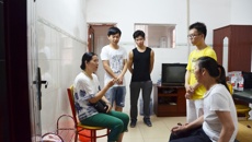 壮医药学院慰问困难学生家庭