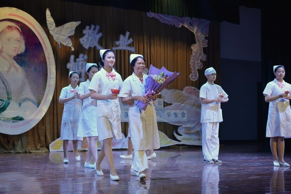 谢集玲老前辈传递南丁格尔精神