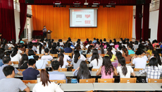 董塔健副书记围绕“两学一做”为点点体育大学生党员上专题党课