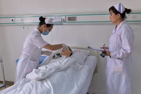 鼻饲法竞赛现场