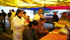 高职院开展“真情进社区，义诊暖你我”活动