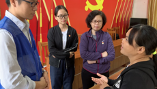 护理学院党委到隆安县南圩镇联伍村开展扶贫日活动