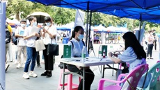 药学院组织31名建档立卡毕业生参加双选会