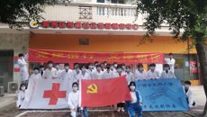 基础医学院学生第一、第二党支部开展“为群众办实事”社区义诊活动