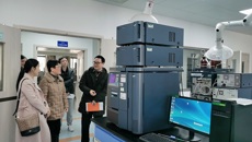 药学院秦华珍副院长一行到南宁市食品药品检验所实践教学基地调研