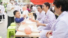 爱在三月学雷锋，争做至善护理人——护理学院开展学雷锋志愿服务活动