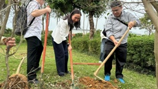 护理学院开展“学雷锋 树新风 义务植树”志愿服务活动