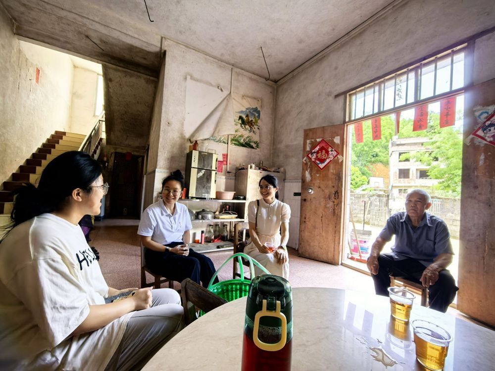 辅导员、班主任与玉林学生家长访谈