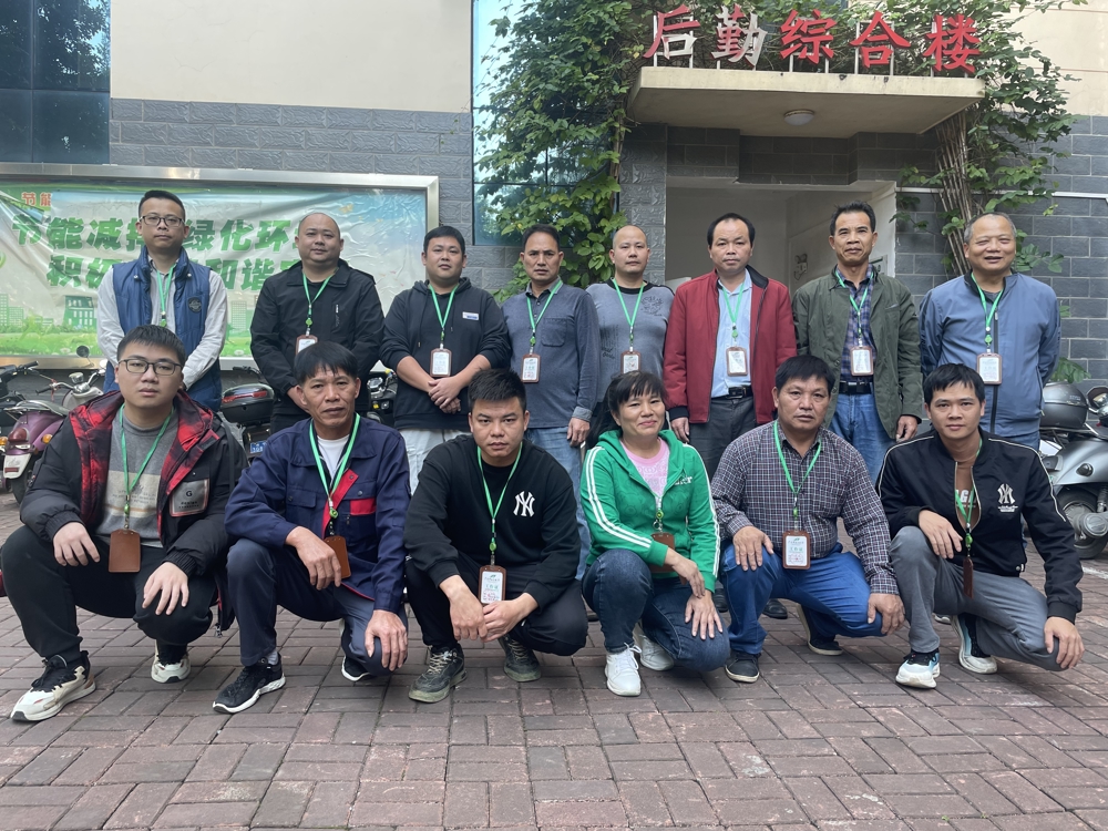 4、维修：用心服务、追求完美、实现价值