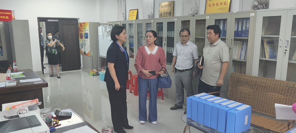校长走访教研室