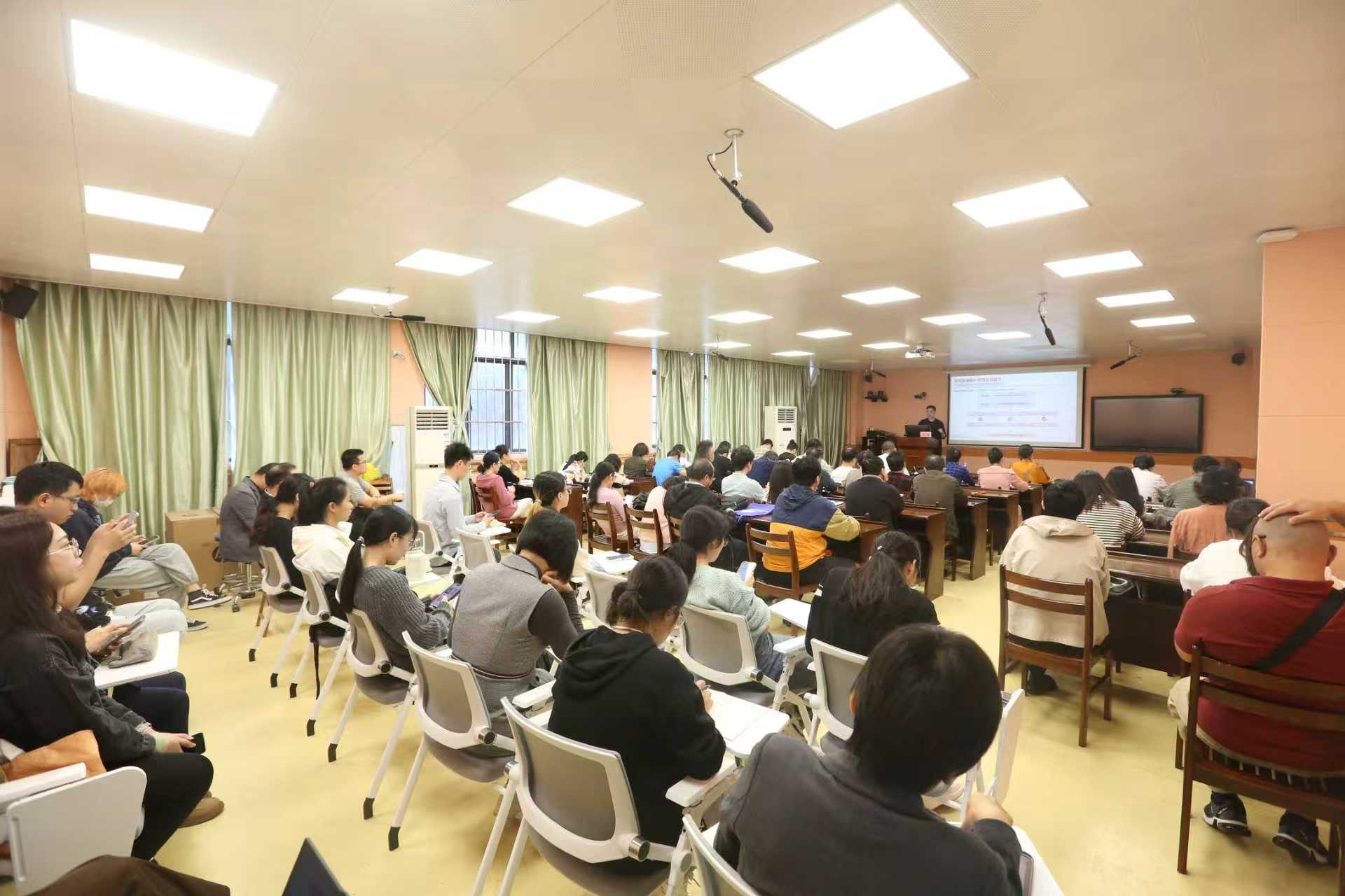 8385bdb3f3a2bafc71d4c6f8943e3392