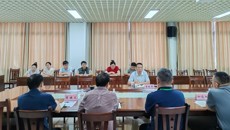 学校副校长岳桂华到研究生院调研