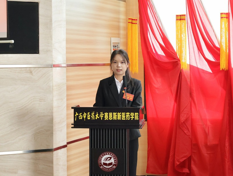 ▲奚思作学生会工作报告