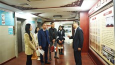 越南​阮玉茂博士一行到附属瑞康医院参观交流