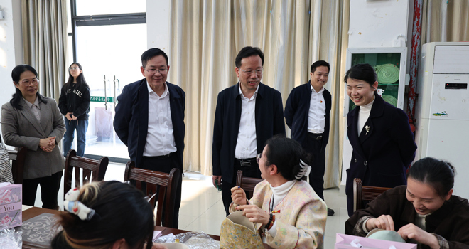 学校开展庆“三八”国际劳动妇女节活动