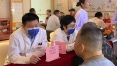 附属国际壮医医院外科第六党支部联合内科第二党支部面向老年人开展科普义诊活动