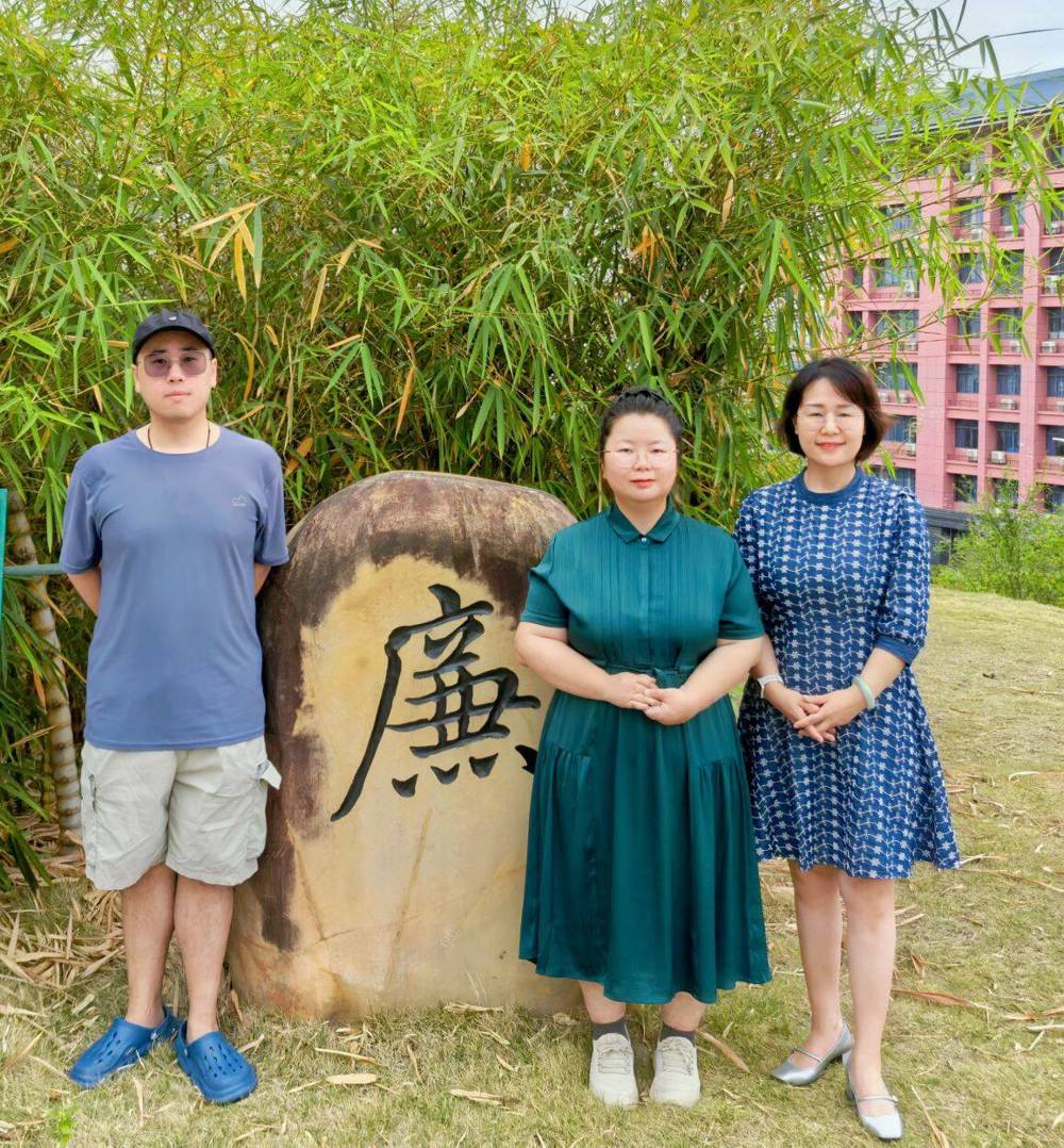 中华民族共同体概论教研室合影