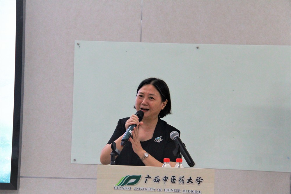 姚春校长致闭幕辞