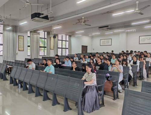 taptap点点体育召开自治区第十四届学生运动会游泳比赛志愿者动员大会