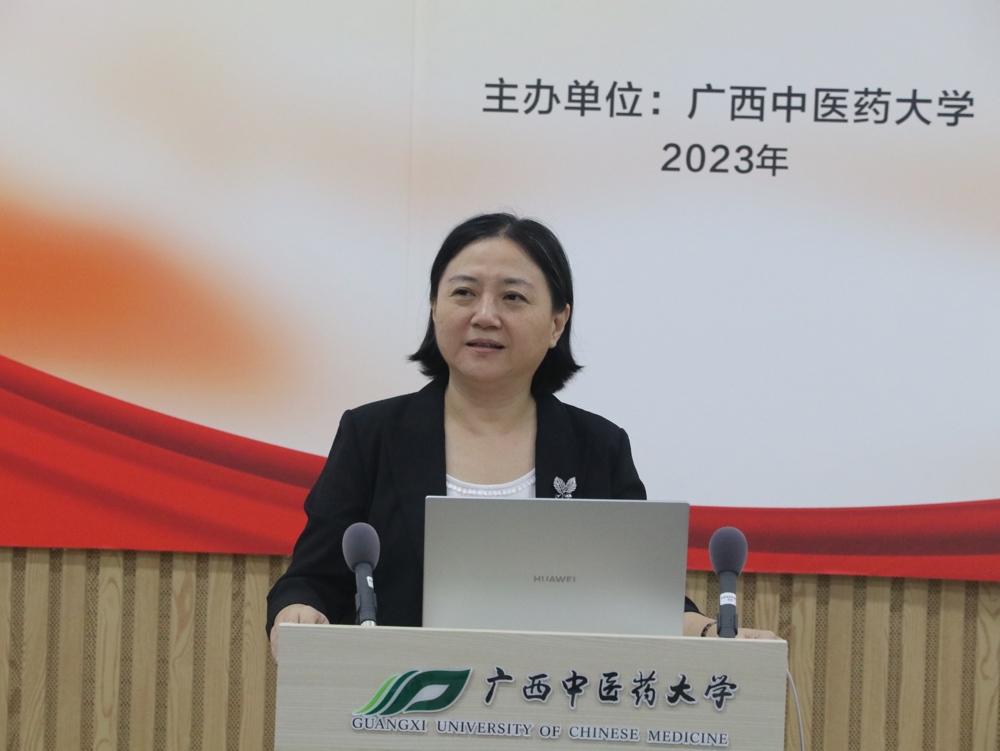 姚春校长主持学术报告会IMG_8906