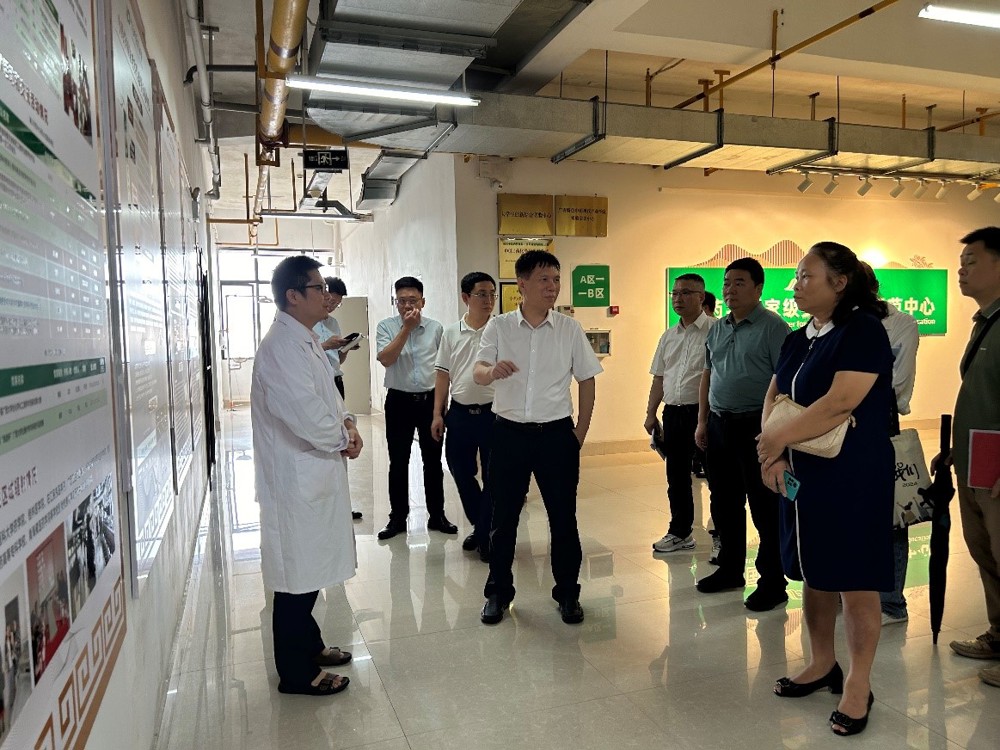 实验室安全检查现场一