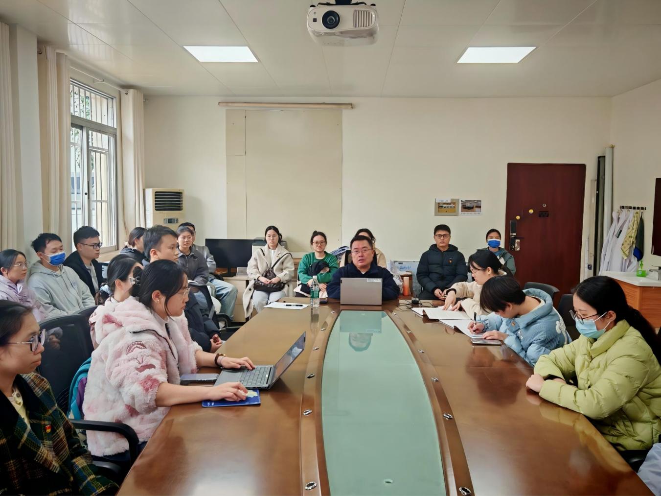 6E280718810F9F5F4706F8B129B336D1