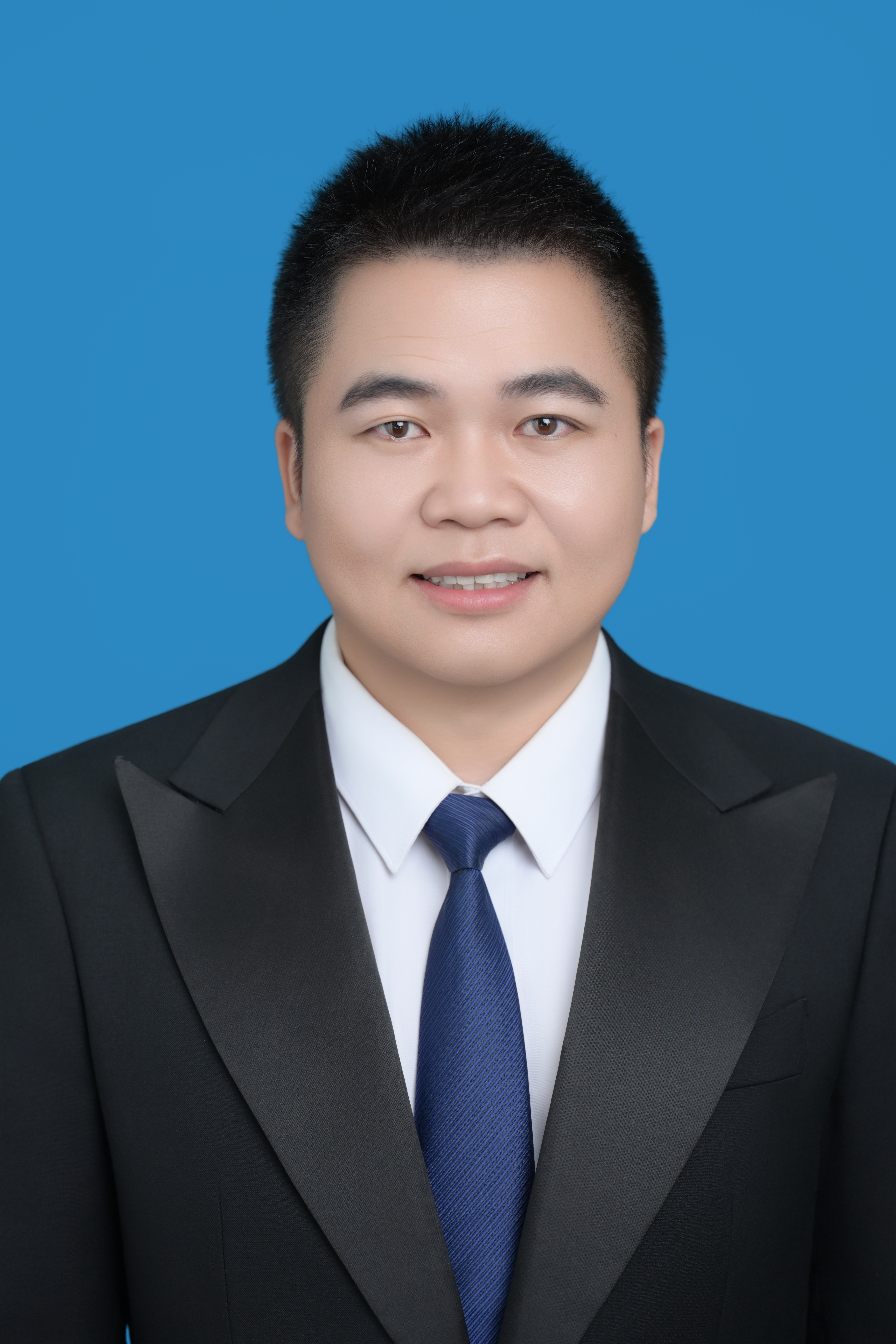 梅小平+硕导照片