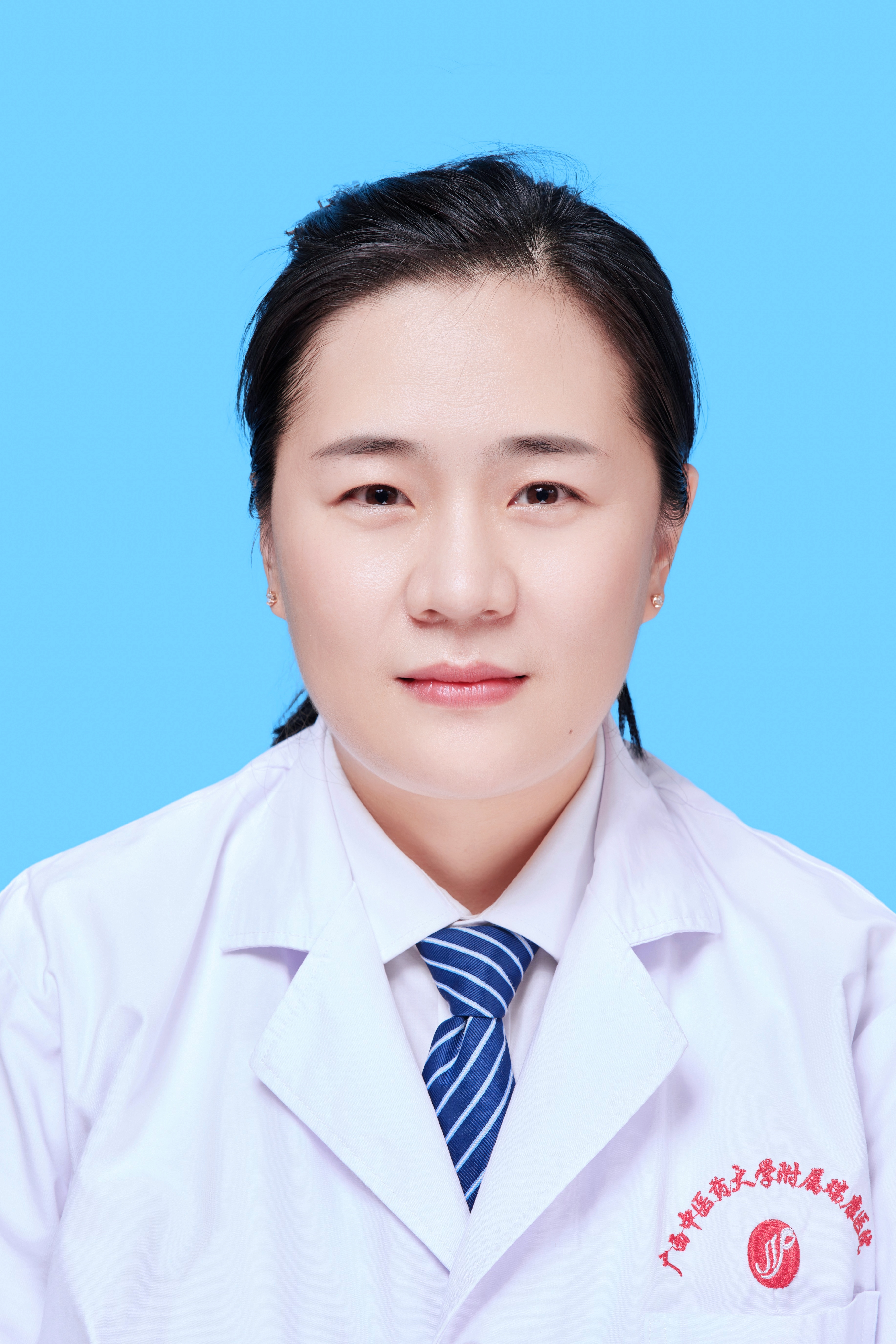 邢沙沙+硕导照片