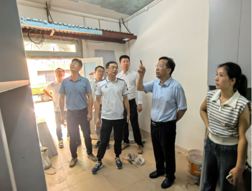 莫锦荣书记到明秀校区检查施工项目推进情况